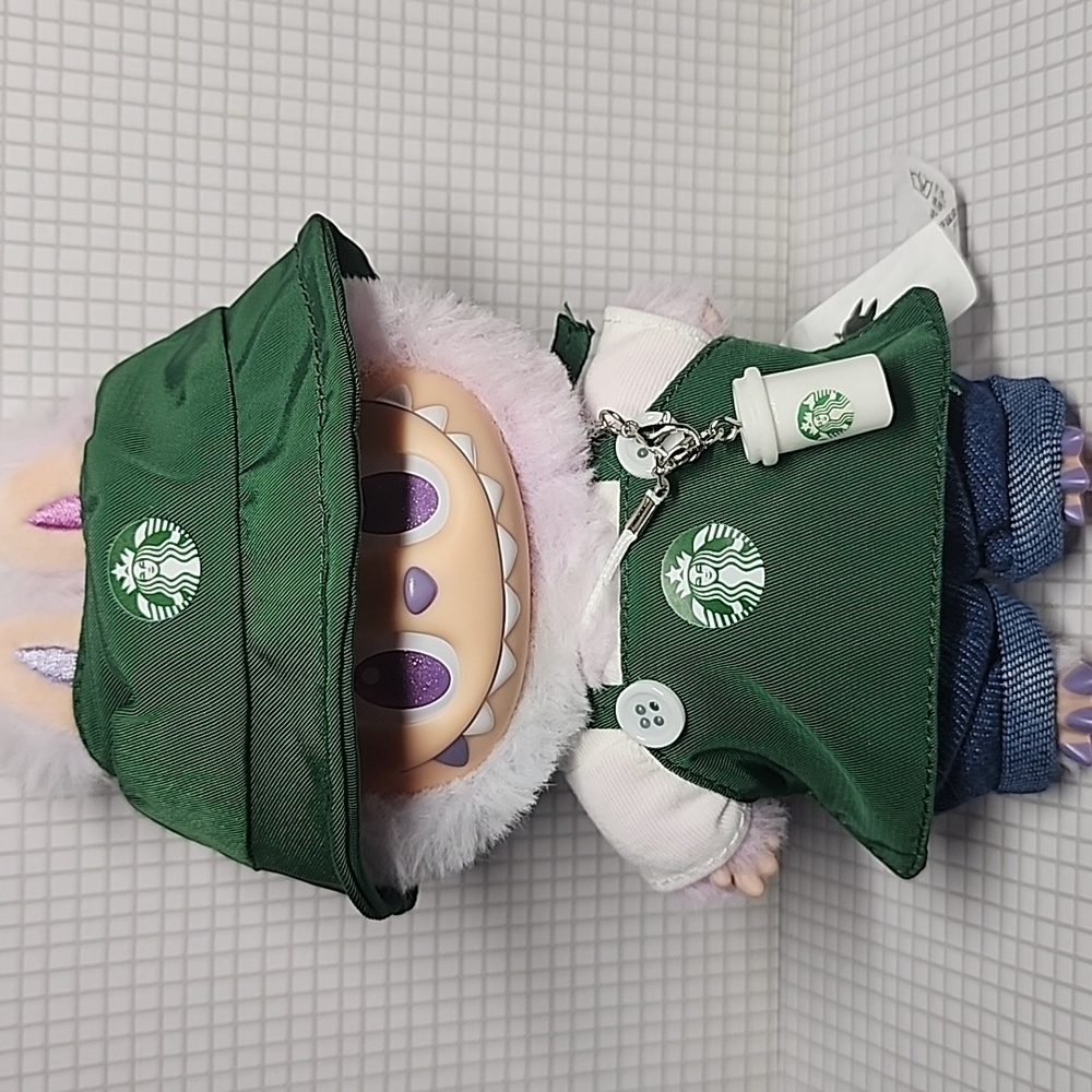 Brand New Labubu  Mini Plus Clothes  With Hat Accessorie